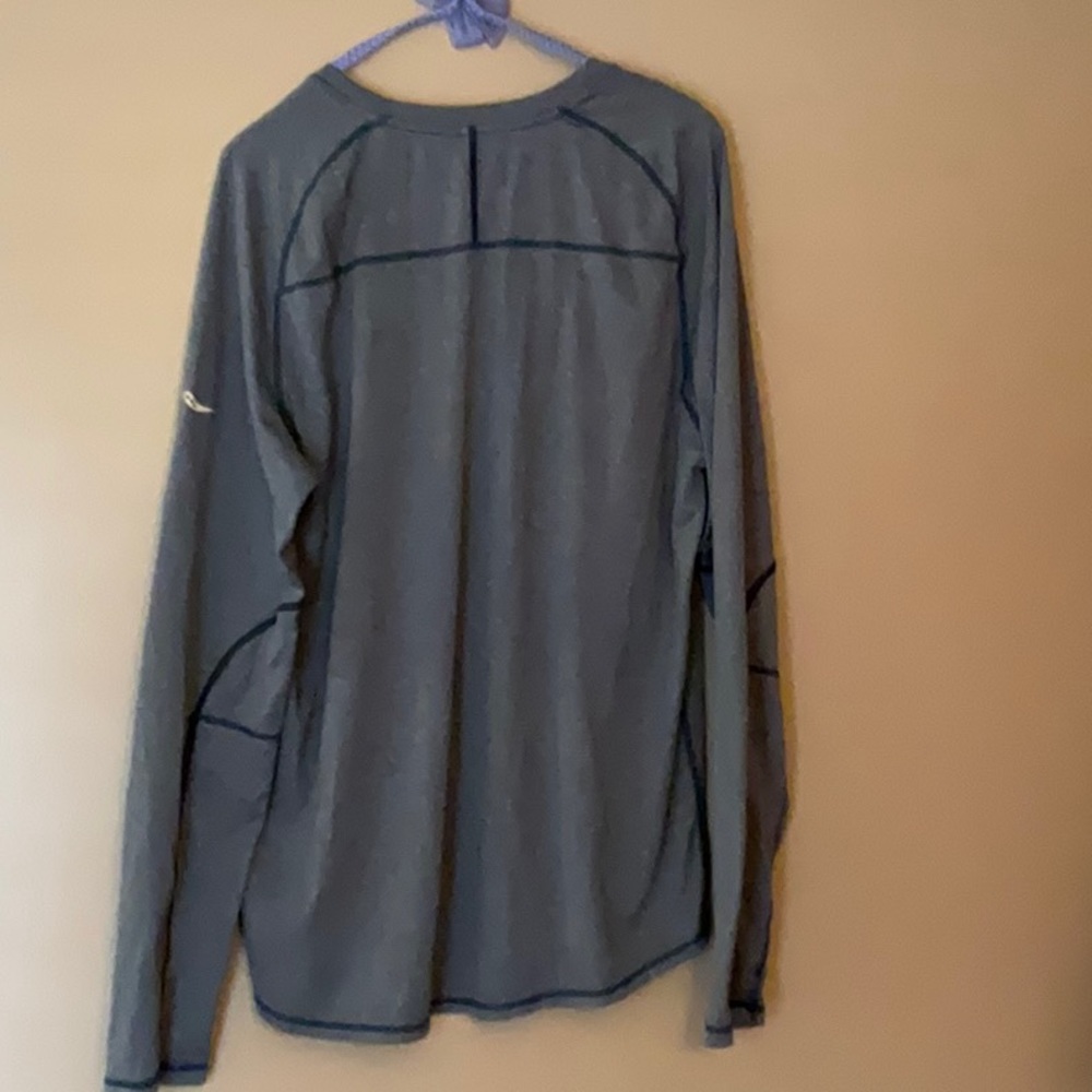Men’s Saucony Shirt - Picture 2 of 4